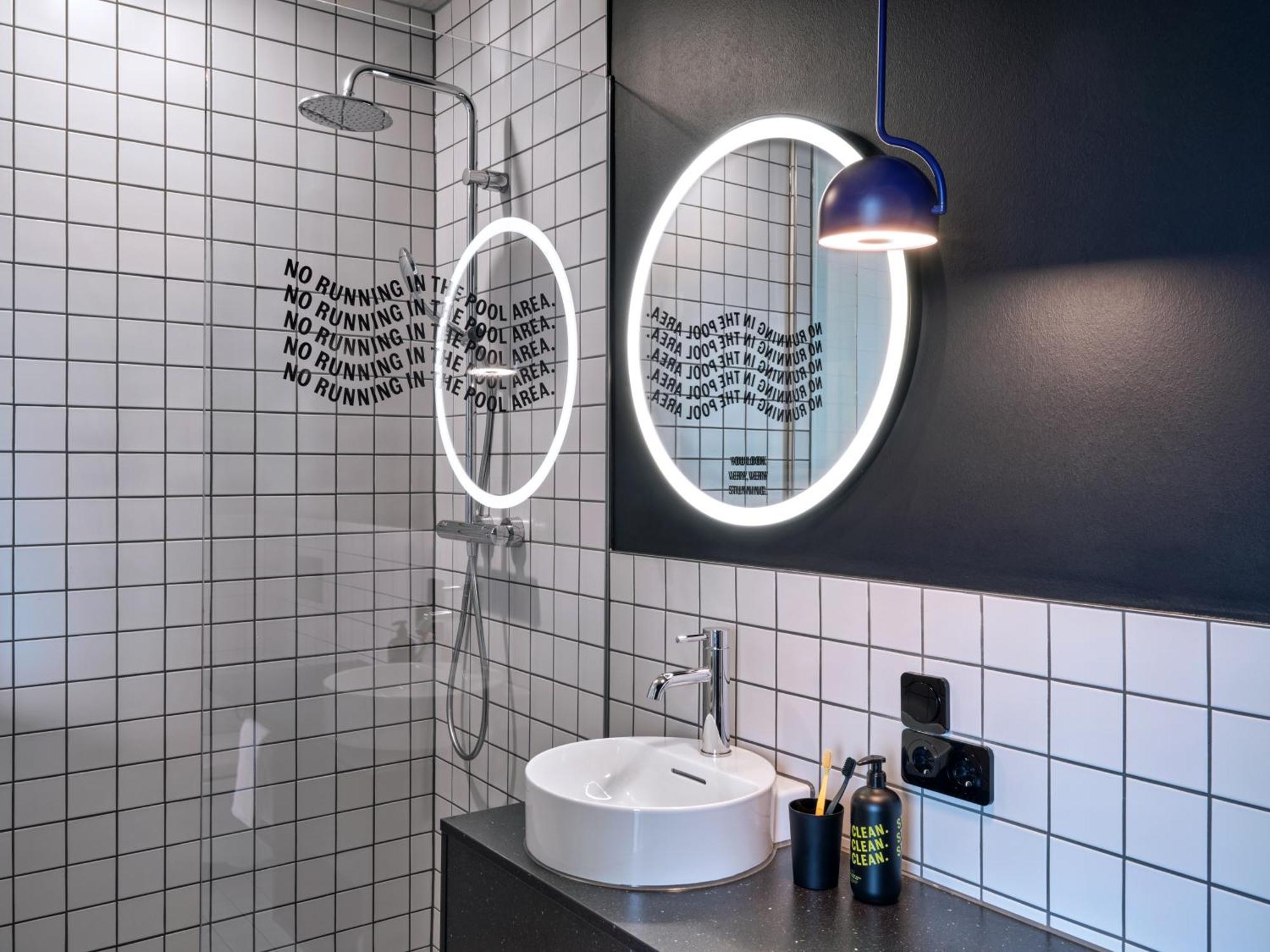 Stayery Cologne Ehrenfeld الغرفة الصورة